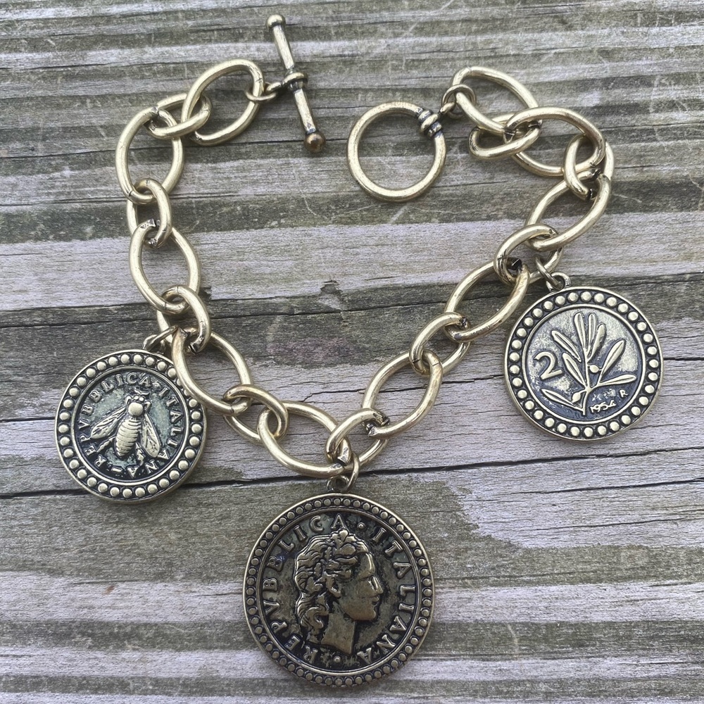 Venice Italian coin (faux) charm bracelet vintage Willabee & Ward bee olive